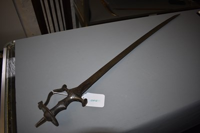 Lot 242 - A LATE 18TH OR EARLY 19TH CENTURY INDIAN TULWAR OR SWORD