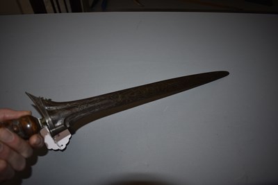 Lot 96 - A 19TH CENTURY SURAKARTA KRIS