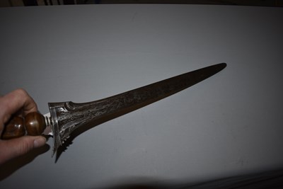 Lot 96 - A 19TH CENTURY SURAKARTA KRIS