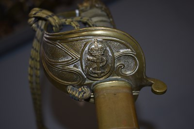 Lot 16 - A POST 1901 NAVAL OFFICER'S SWORD