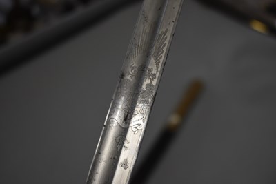 Lot 16 - A POST 1901 NAVAL OFFICER'S SWORD