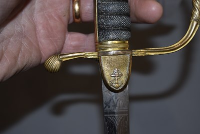 Lot 21 - AN UNUSUAL GEORGIAN NAVAL OFFICER'S SWORD