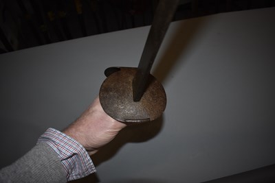 Lot 44 - AN 1804 PATTERN NAVAL FIGURE OF EIGHT CUTLASS