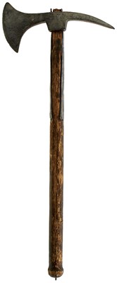 Lot 62 - A LATE 18TH OR EARLY 19TH CENTURY CONTINENTAL BOARDING AXE