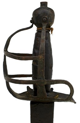 Lot 363 - A VERY RARE 17TH CENTURY NCO'S OR TROOPER'S MORTUARY HILTED SWORD