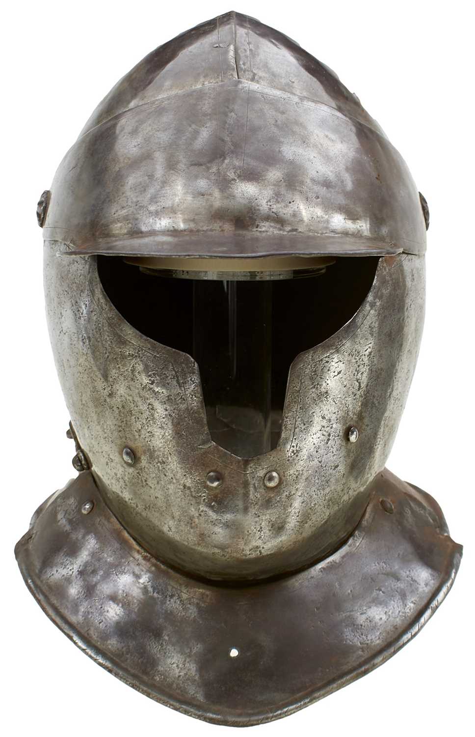 大正天皇 Muratti’s Crowned Heads No.33 Lot 390 - A 17TH CENTURY ENGLISH CLOSE HELMET OF