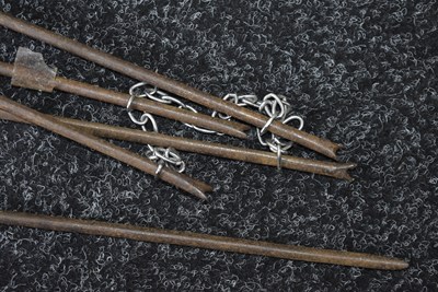 Lot 98 - A SET OF FIVE ASSORTED SIKH ALL STEEL ARROWS