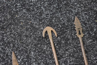 Lot 98 - A SET OF FIVE ASSORTED SIKH ALL STEEL ARROWS