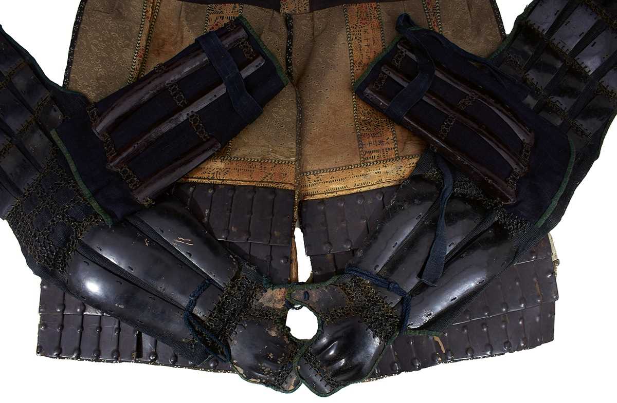 Lot 40 - A 19TH CENTURY JAPANESE PART ARMOUR