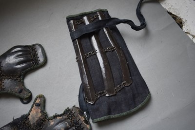 Lot 40 - A 19TH CENTURY JAPANESE PART ARMOUR