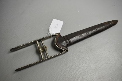 Lot 58 - AN 18TH CENTURY INDIAN KATAR