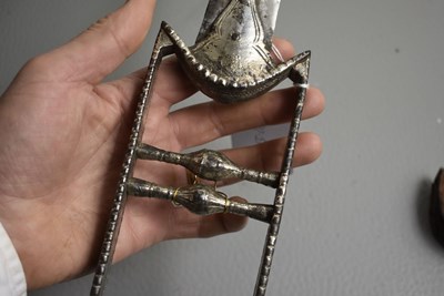 Lot 58 - AN 18TH CENTURY INDIAN KATAR