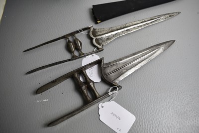 Lot 59 - A LATE 18TH CENTURY INDIAN KATAR OR DAGGER