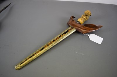 Lot 99 - A GOOD 19TH CENTURY OR EARLIER MADURA KRIS