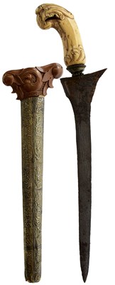 Lot 95 - A 19TH CENTURY OR EARLIER SMALL MADURA KRIS
