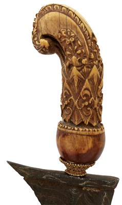 Lot 93 - A 19TH CENTURY OR EARLIER MADURA KRIS