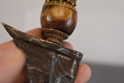 Lot 93 - A 19TH CENTURY OR EARLIER MADURA KRIS