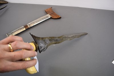 Lot 94 - A 19TH CENTURY OR EARLIER SULAWESI (CELEBES) BUGIS DAGGER KRIS