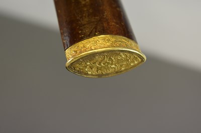 Lot 90 - A 19TH CENTURY GOLD MOUNTED MALAYAN KRIS