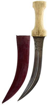 Lot 127 - A GOOD EARLY 19TH CENTURY INDO-PERSIAN KHANJAR