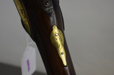 Lot 186 - A LATE 17TH CENTURY BRASS BARRELLED FLINTLOCK BLUNDERBUSS BY JOHN HOSEY