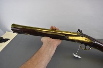 Lot 186 - A LATE 17TH CENTURY BRASS BARRELLED FLINTLOCK BLUNDERBUSS BY JOHN HOSEY
