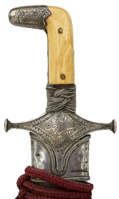 Lot 82 - A 19TH CENTURY OMANI SHAMSHIR