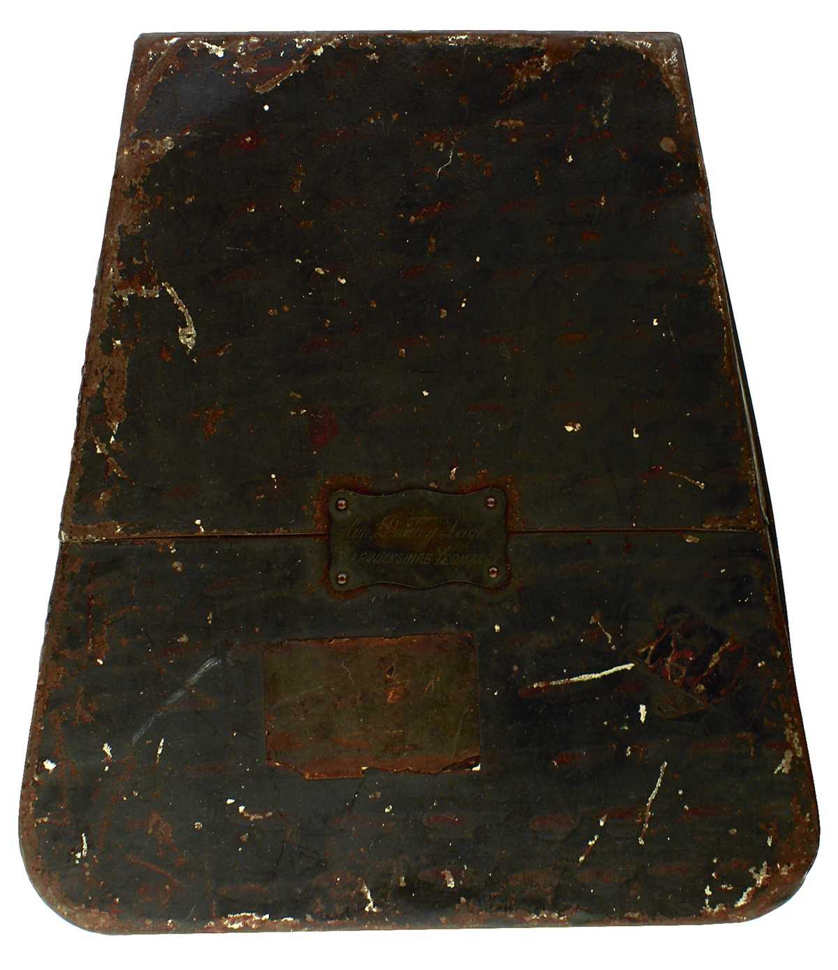 Lot 465 - A STORAGE TIN FOR A FULL DRESS SABRETACHE
