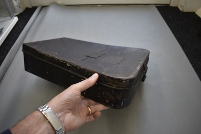 Lot 465 - A STORAGE TIN FOR A FULL DRESS SABRETACHE