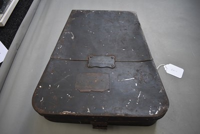 Lot 465 - A STORAGE TIN FOR A FULL DRESS SABRETACHE