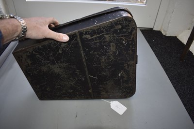 Lot 465 - A STORAGE TIN FOR A FULL DRESS SABRETACHE