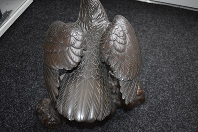Lot 48 - AN IMPRESSIVE JAPANESE MEIJI PERIOD BRONZE EAGLE