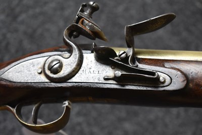Lot 688 - A FLINTLOCK BLUNDERBUSS BY HALL OF LONDON