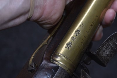 Lot 688 - A FLINTLOCK BLUNDERBUSS BY HALL OF LONDON