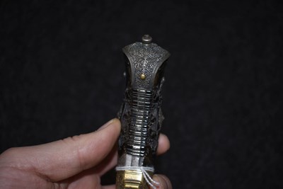 Lot 95 - AN 18TH CENTURY SINHALESE PIHA KAETTA OR DAGGER