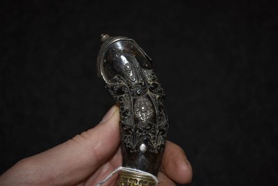 Lot 95 - AN 18TH CENTURY SINHALESE PIHA KAETTA OR DAGGER