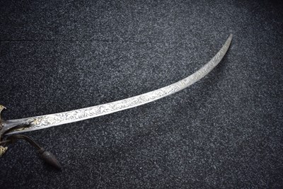 Lot 44 - A LATE 18TH OR EARLY 19TH CENTURY DECCAN INDIAN MAHARATHAN TROPHY SHAMSHIR SHIKARGAR OR SWORD