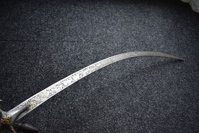 Lot 44 - A LATE 18TH OR EARLY 19TH CENTURY DECCAN INDIAN MAHARATHAN TROPHY SHAMSHIR SHIKARGAR OR SWORD