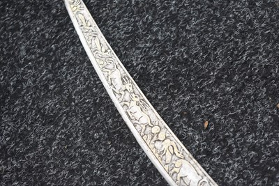 Lot 44 - A LATE 18TH OR EARLY 19TH CENTURY DECCAN INDIAN MAHARATHAN TROPHY SHAMSHIR SHIKARGAR OR SWORD