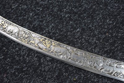 Lot 44 - A LATE 18TH OR EARLY 19TH CENTURY DECCAN INDIAN MAHARATHAN TROPHY SHAMSHIR SHIKARGAR OR SWORD