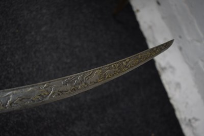 Lot 44 - A LATE 18TH OR EARLY 19TH CENTURY DECCAN INDIAN MAHARATHAN TROPHY SHAMSHIR SHIKARGAR OR SWORD