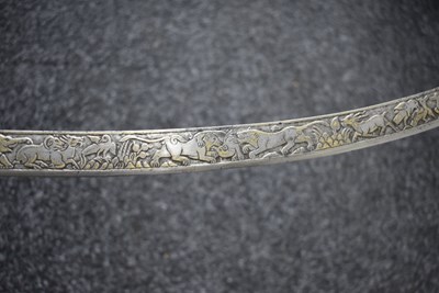 Lot 44 - A LATE 18TH OR EARLY 19TH CENTURY DECCAN INDIAN MAHARATHAN TROPHY SHAMSHIR SHIKARGAR OR SWORD