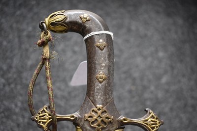Lot 44 - A LATE 18TH OR EARLY 19TH CENTURY DECCAN INDIAN MAHARATHAN TROPHY SHAMSHIR SHIKARGAR OR SWORD