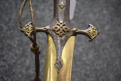 Lot 44 - A LATE 18TH OR EARLY 19TH CENTURY DECCAN INDIAN MAHARATHAN TROPHY SHAMSHIR SHIKARGAR OR SWORD