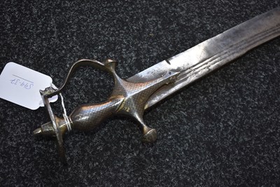 Lot 45 - A LATE 18TH OR EARLY 19TH CENTURY INDIAN TULWAR