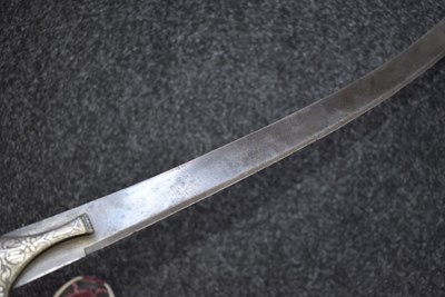 Lot 46 - A 19TH CENTURY SIKH INFLUENCED INDIAN TULWAR