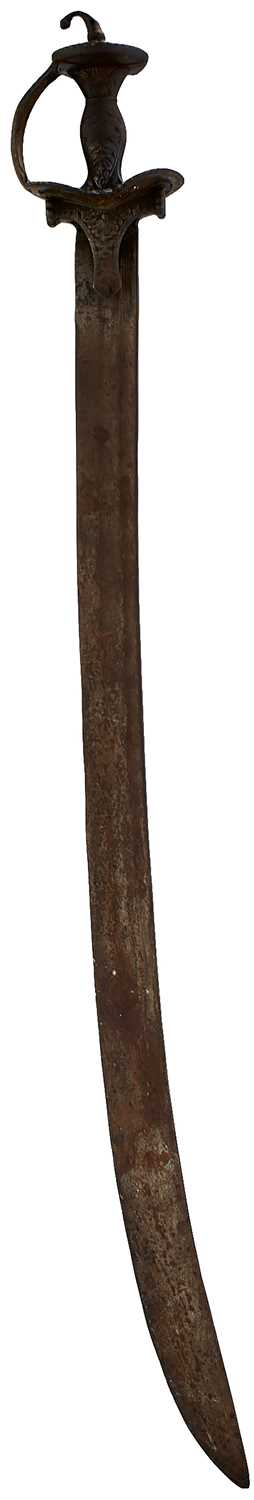 Lot 48 - AN 18TH CENTURY SOUTHERN INDIAN OR DECCAN SWORD