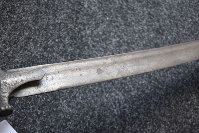 Lot 48 - AN 18TH CENTURY SOUTHERN INDIAN OR DECCAN SWORD