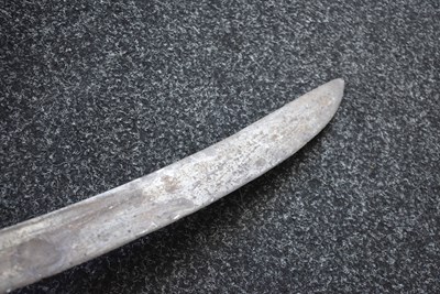 Lot 48 - AN 18TH CENTURY SOUTHERN INDIAN OR DECCAN SWORD