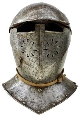 Lot 362 - AN EARLY 17TH CENTURY GERMAN CUIRASSIER'S CLOSE HELMET